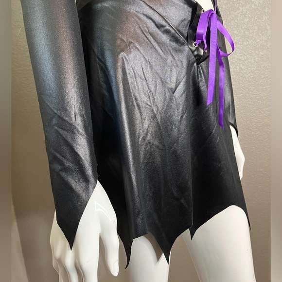 Bat / Vampire Vixen Costume with Wings - Picture 5 of 11